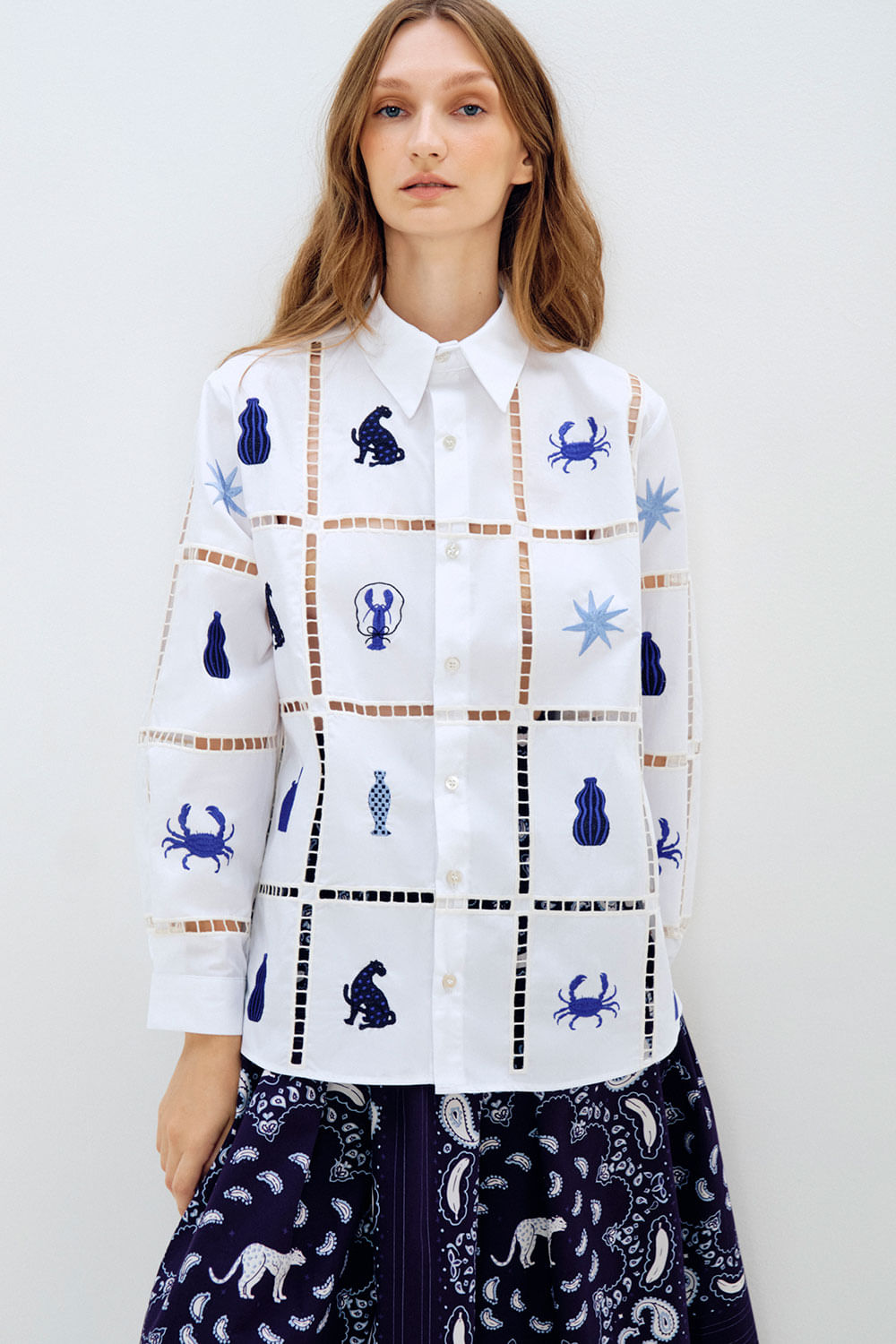 CAMISA OVERSIZED bordada azulejo