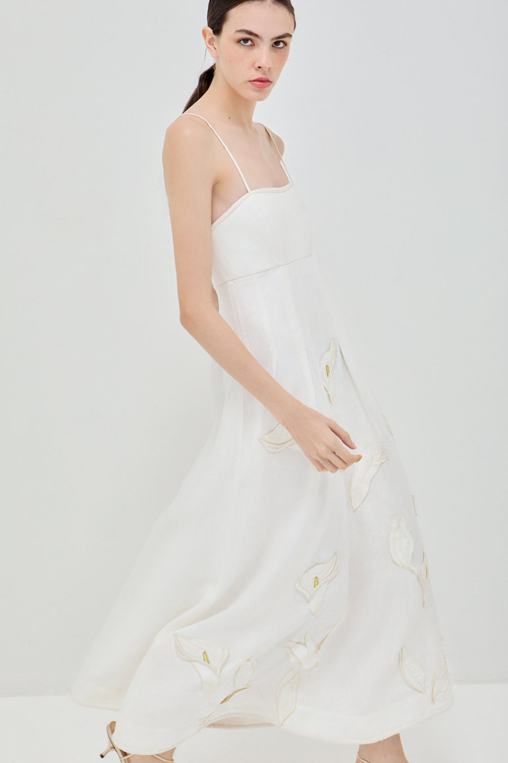 VESTIDO SOPHIA BORDADO COPO DE LEITE