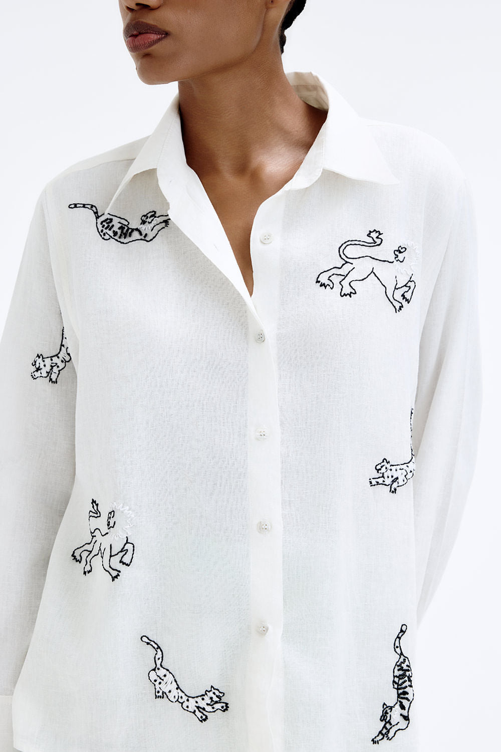CAMISA PALOMA BORDADO FELINO P&B